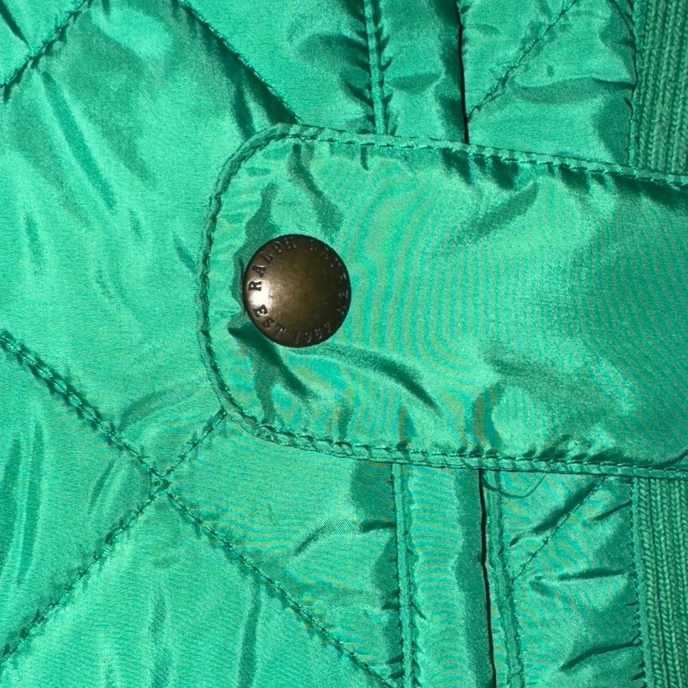 Ralph Lauren | Kelly Green Quilted Vest with Embroidered Crest Suede - Picture 3 of 7